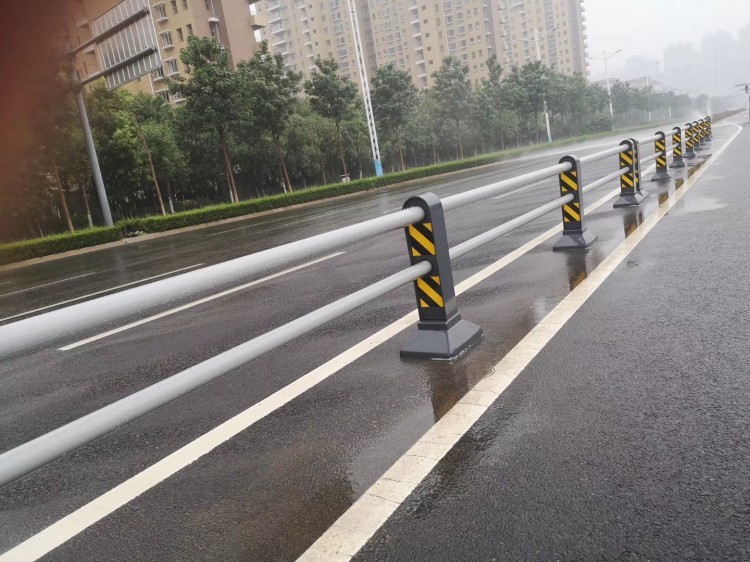 道路隔离栏杆